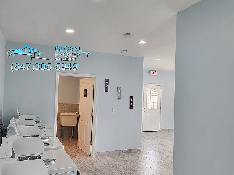 Lakefront Apartments — Photo 56