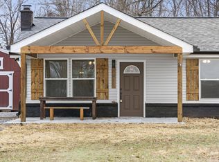 1011 Loggins Rd, Charlotte, TN 37036