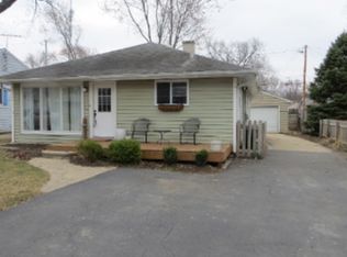 412 Moore Ave, St Charles, IL