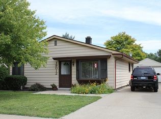19012 Bainbridge Ave, Livonia, MI 48152