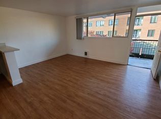 801 E Harrison St APT 203, Seattle, WA 98102