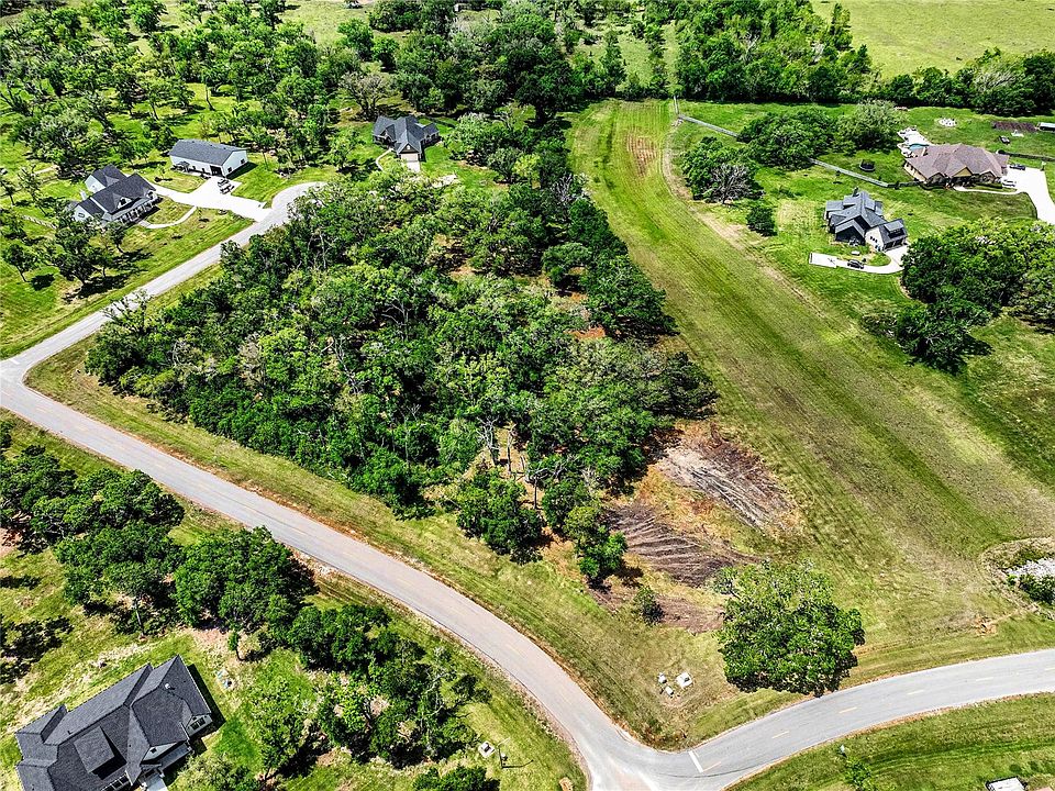 1st image of 375 Thousand Oaks Dr