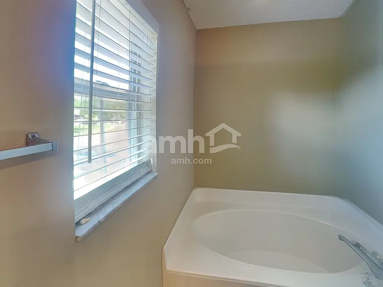 244 Verzon Ct — Photo 15