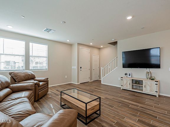 3rd image of 1825 E HAMPTON Lane #111