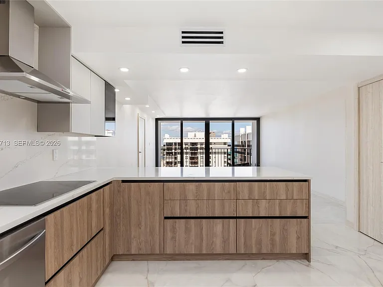 2401 S Ocean Dr #Penthouse A4 — Photo 2