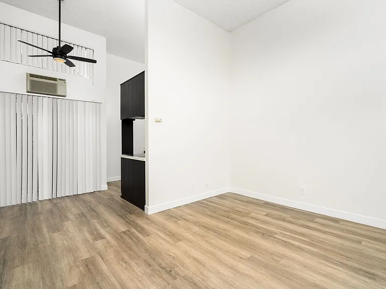 Antone Apartments — Photo 37