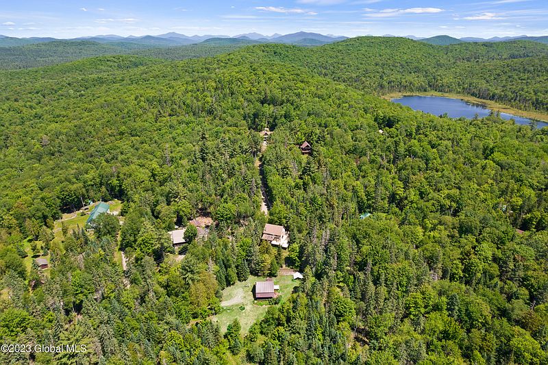 3rd image of 134-0 Mountain Top Dr
