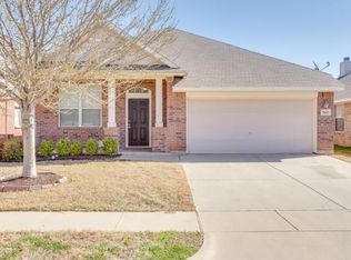 7645 Rainbow Creek Dr, Fort Worth, TX 76123