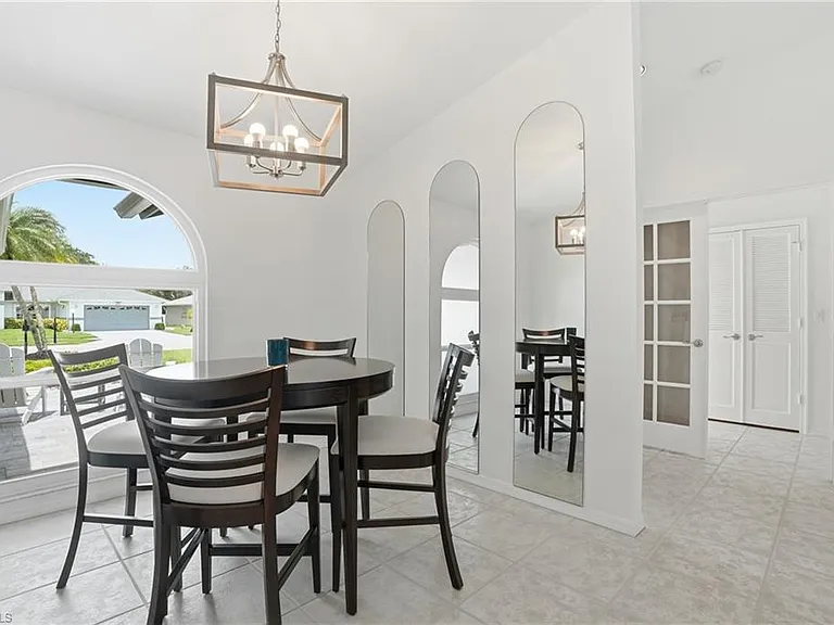 132 Bordeaux Cir — Photo 6