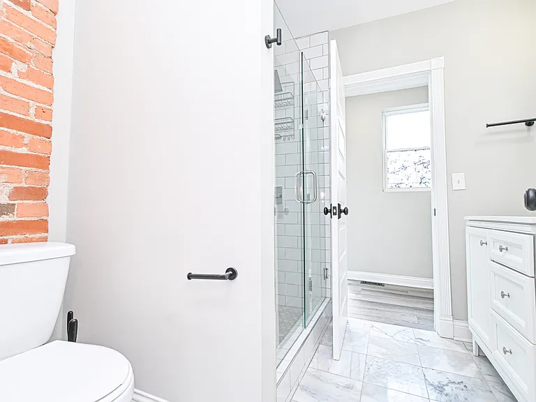 2823 Ashland Ave — Photo 21