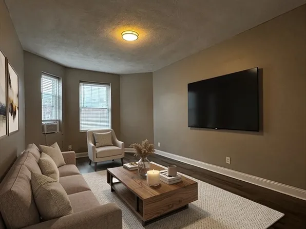 1870 Beacon St #6-06, Brookline, MA 02445