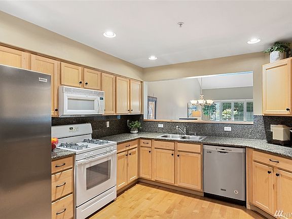 4th image of 1210 65th St SE Unit 102