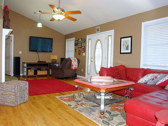 2nd image of 360 Long Dr