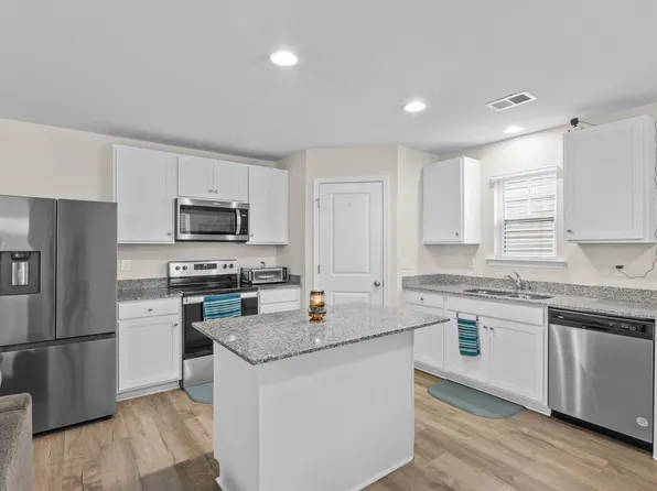 1069 Crescent Moon Loop, Hopkins, SC 29061