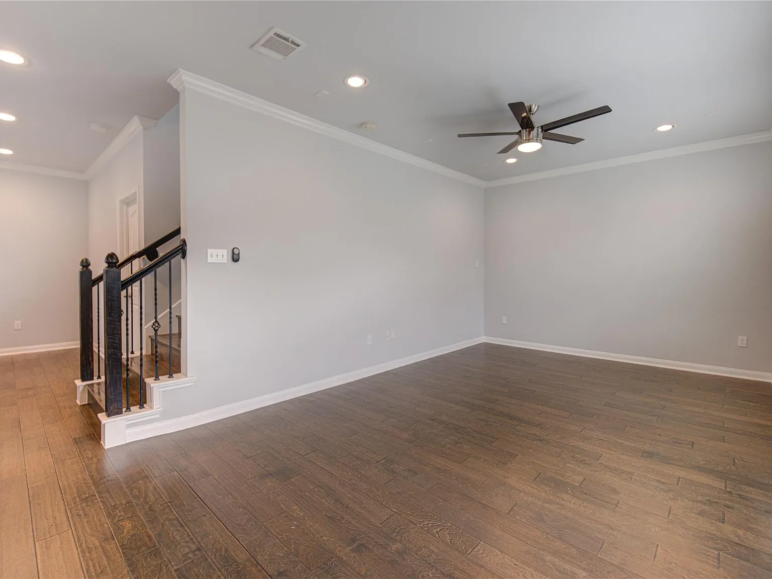 3 bed, 3.0 bath, 1637 sqft, $2,175 — Photo 4