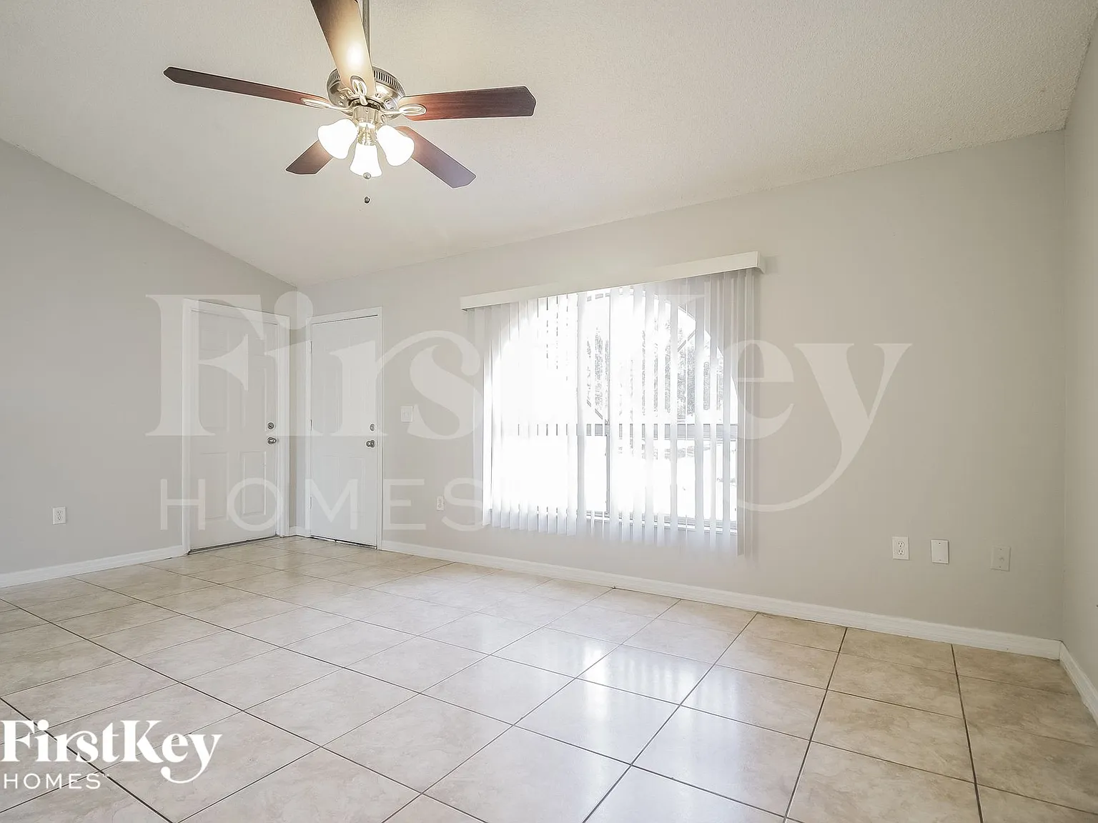 3 bed, 2.0 bath, 1396 sqft, $1,870 — Photo 3