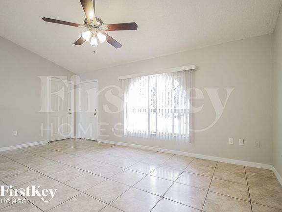 3rd image of 315 Caen Ct