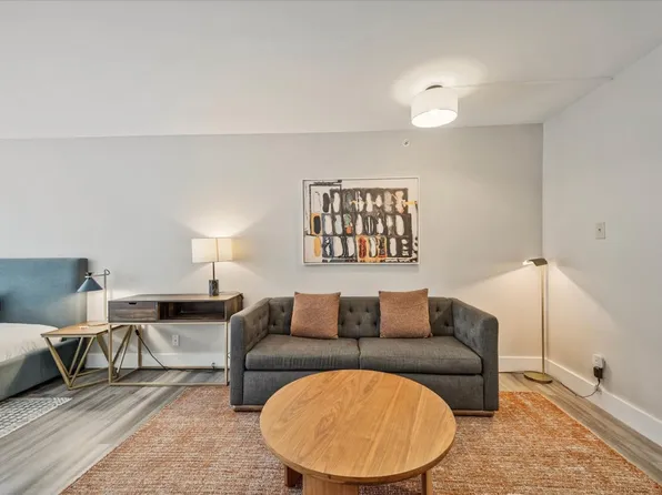 1111 30th St NW, Washington, DC