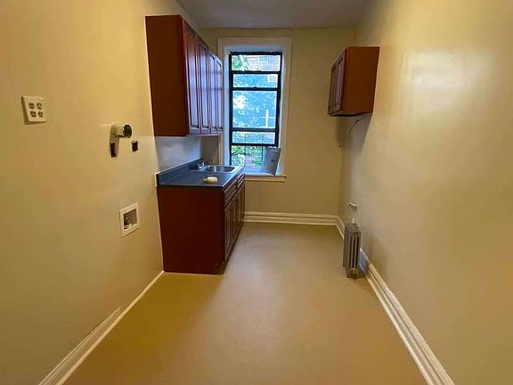 3rd image of 179 Linden Blvd APT 4B