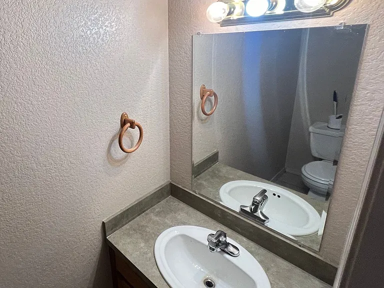 208 E F St #1 — Photo 7