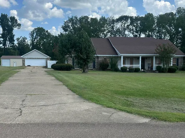 266 Country Hills Dr, Florence, MS 39073