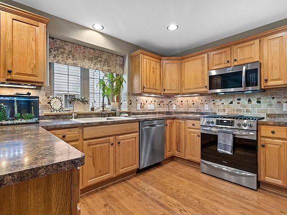 5th image of W231N7902 Martin COURT