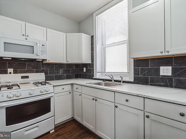 4373 Cresson St #1 — Photo 6