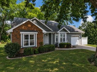 121 Agee Cir E, Hendersonville, TN 37075