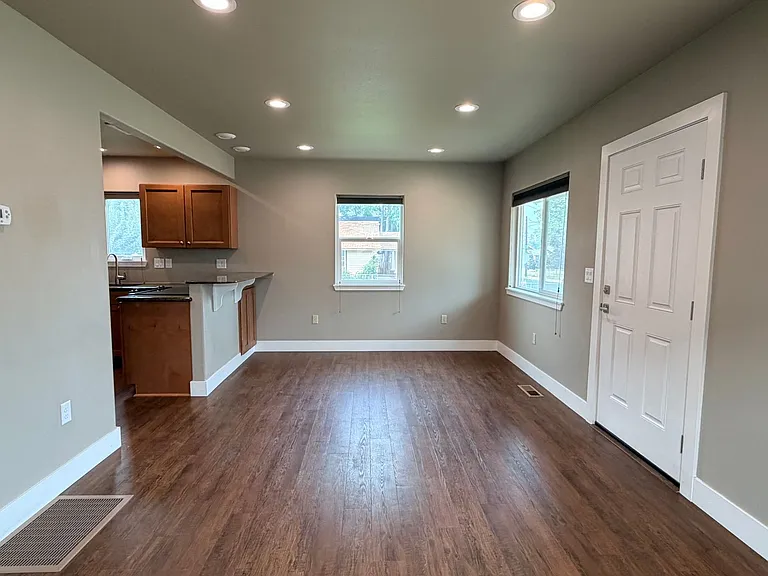 1006 Cascade St — Photo 7