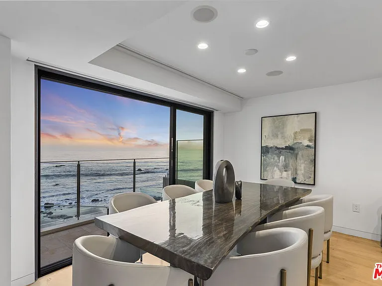 24146 Malibu Rd — Photo 8
