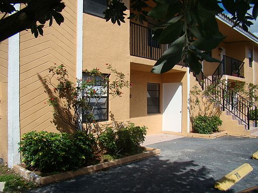 1st image of 4174 NW 114th Ave