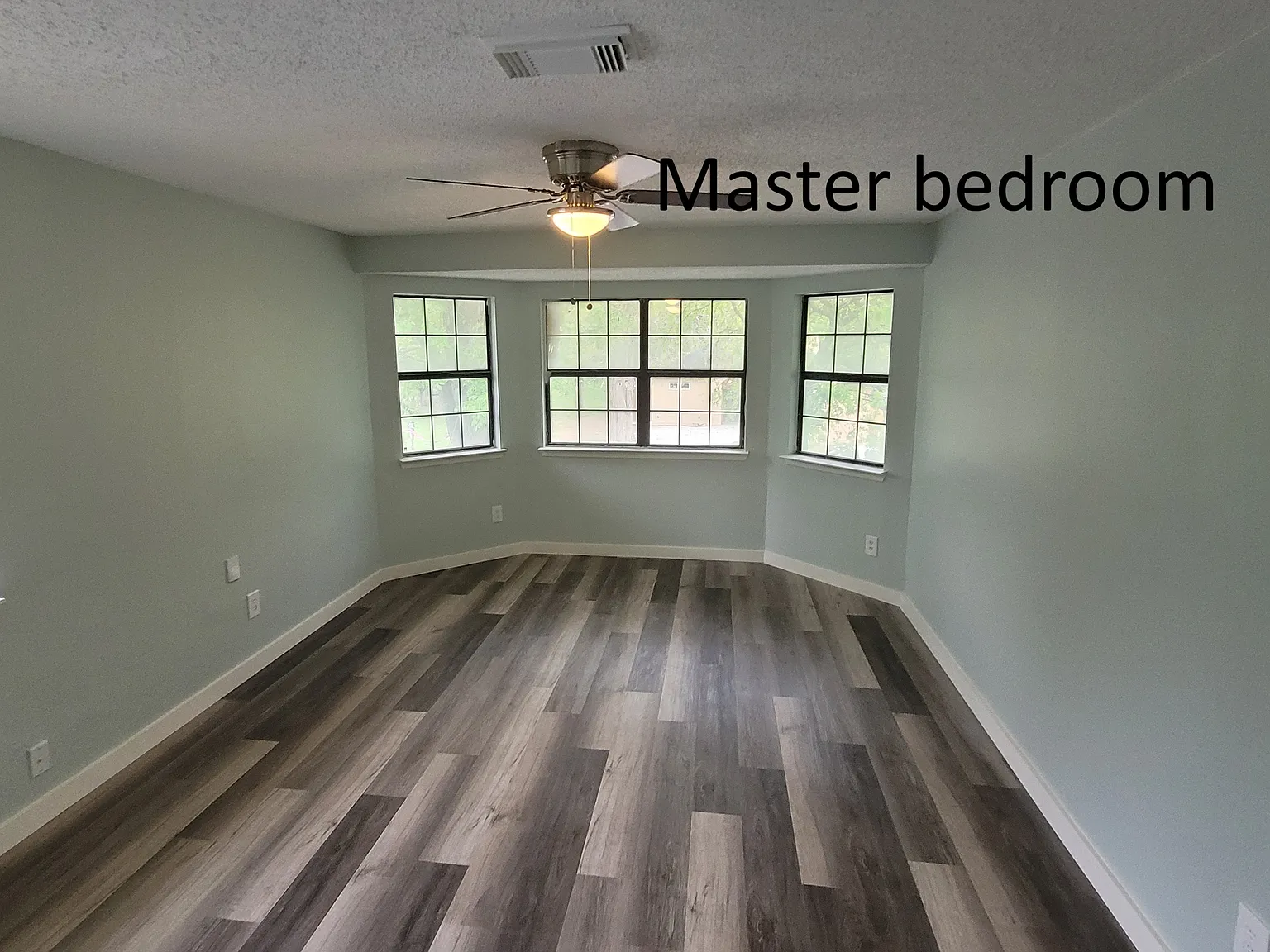 4 bed, 1780 sqft, $2,350 — Photo 2