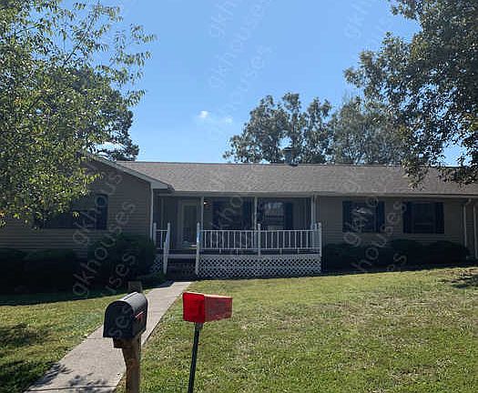 2nd image of 6900 Savannah Estates Dr