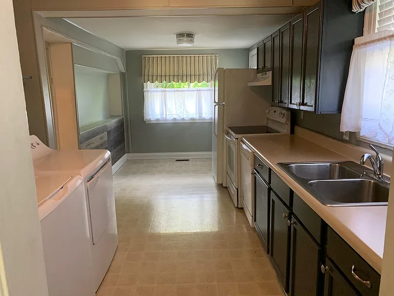 524 Rosedale Ave — Photo 7