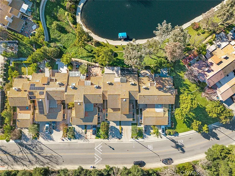 23034 Park Sorrento — Photo 24