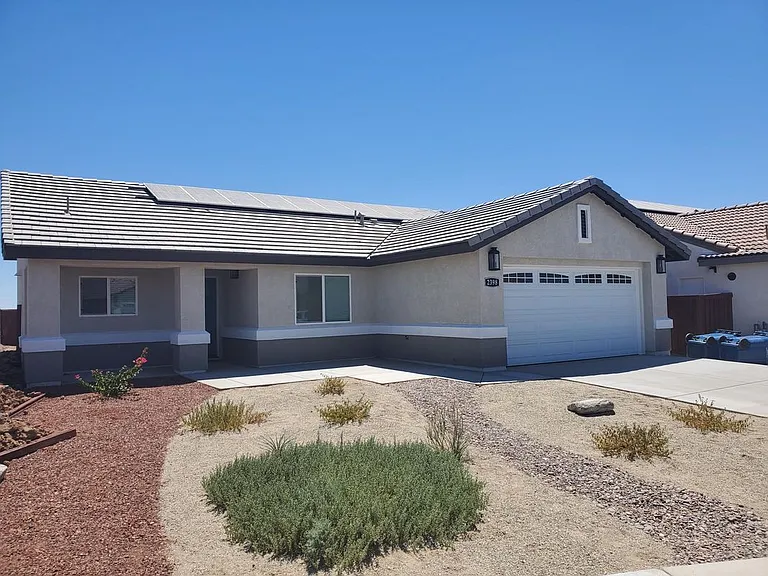 2398 Jackson Ct — Photo 2
