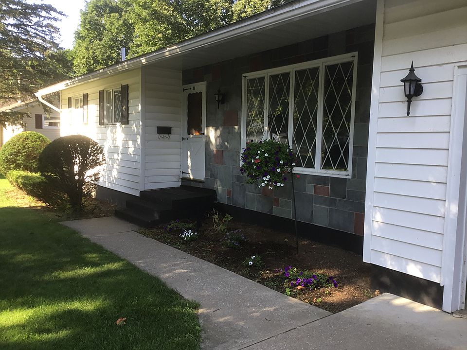 2nd image of 11 Taylor Dr