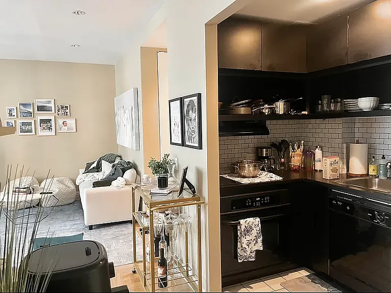 56 Pine St #16F — Photo 2