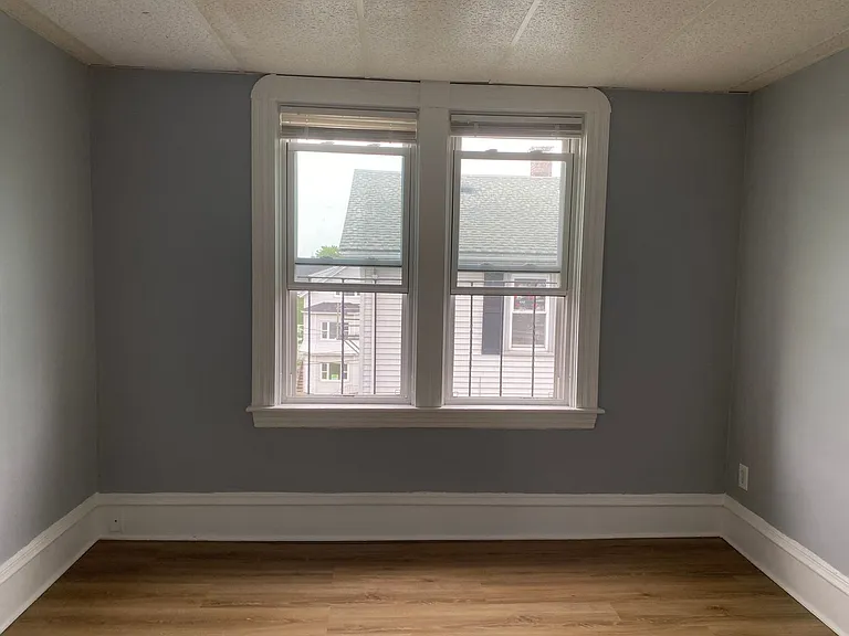 775 Plymouth Ave — Photo 5