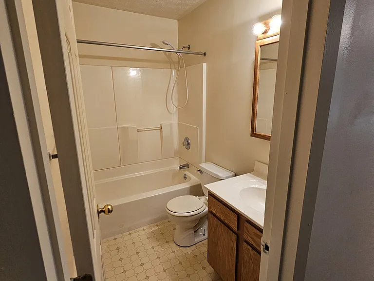 1233 Main St #2 — Photo 12