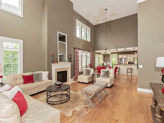 2nd image of 160 Ashbourne Dr #1