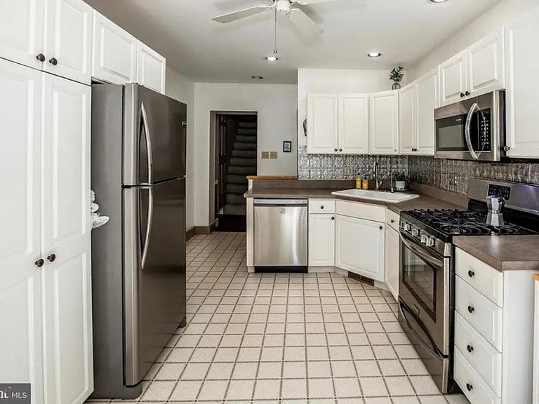 234 E Lemon St — Photo 12