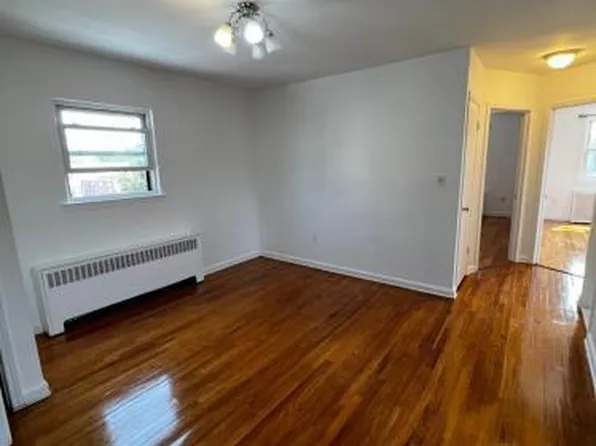 1950 Mulford Ave, Bronx, NY 10461