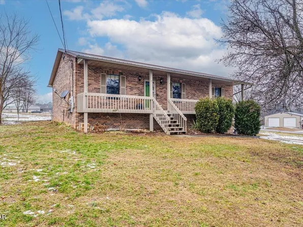 1605 Rolling Hills Dr, Dandridge, TN 37725