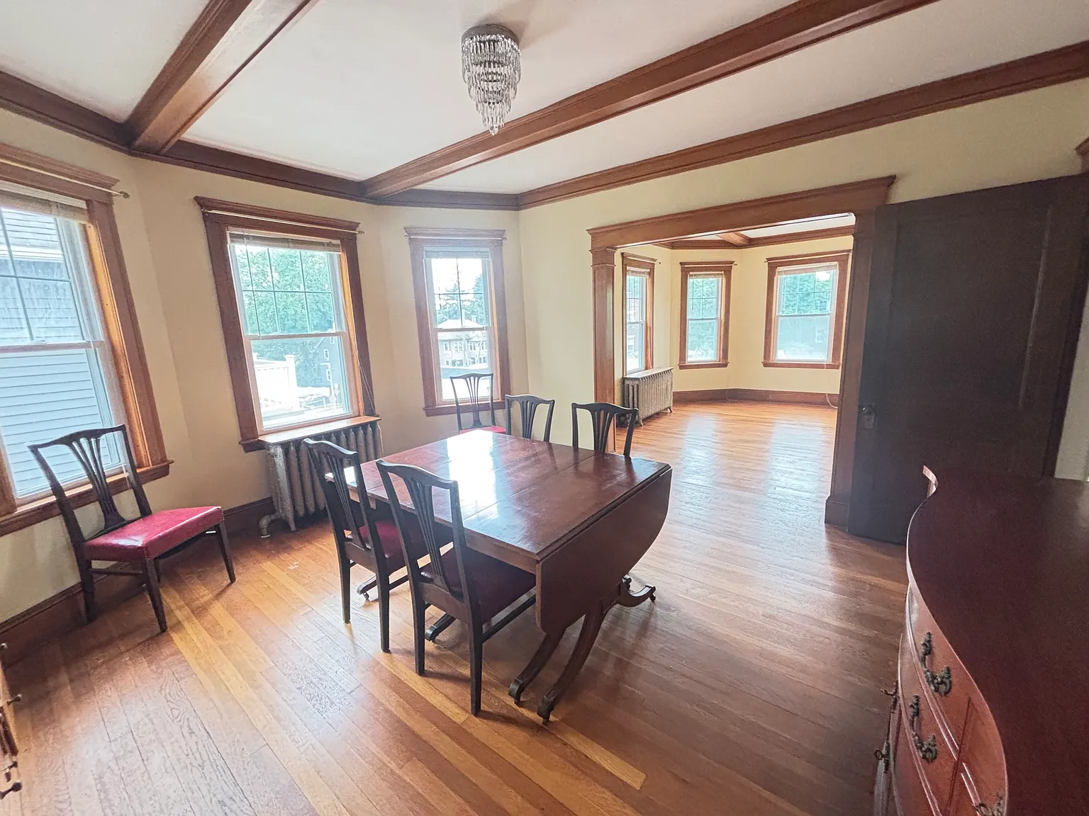 4 bed, 1800 sqft, $3,200 — Photo 2