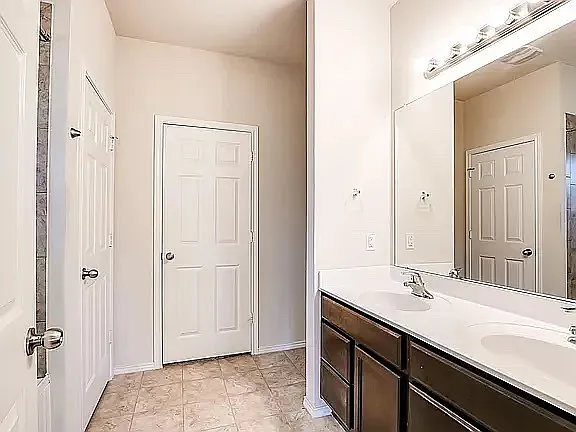 5407 Two Brothers Ln — Photo 9