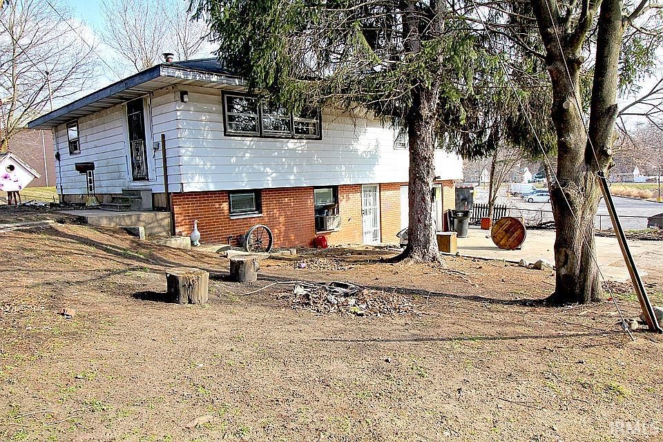 2nd image of 18091 Eugene St