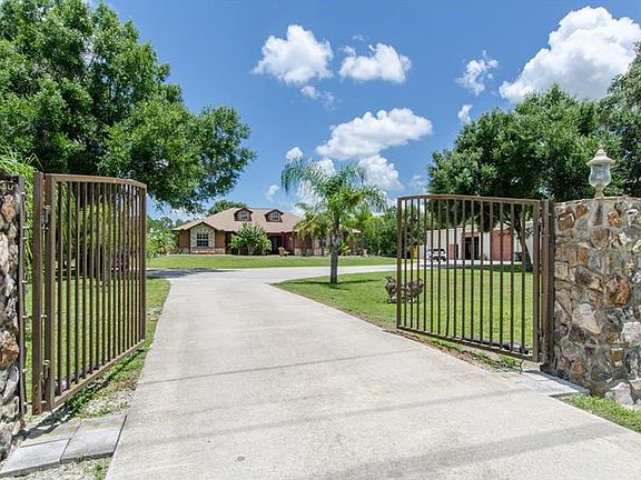 4th image of 3396 Tropicaire Blvd