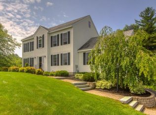 42 Long Meadow Farm Dr, Epping, NH 03042