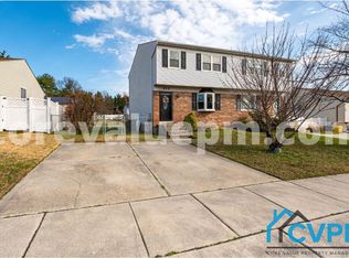 912 220th St, Pasadena, MD 21122